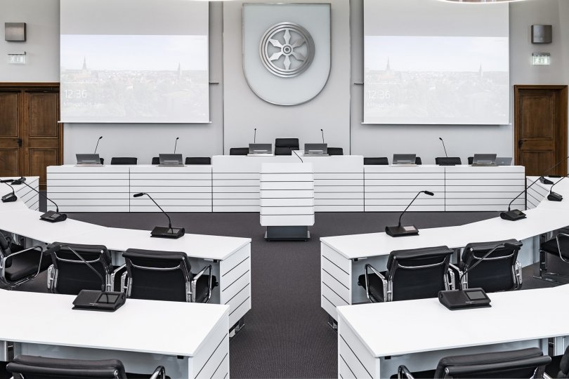 Asztalba süllyeszthető monitorok az Element One-tól